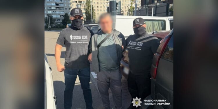 15 тисяч доларів за перетин кордону: затримали організатора